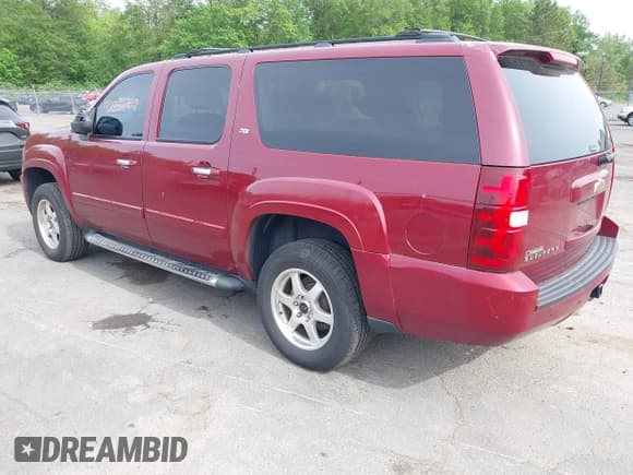 ✅ 2007 Chevrolet Suburban LT • VIN: 3GNFK16317G271819 • Lot: 42352109. Listed on IAAI with 258,410 mi. Free auction sales archive from the USA and detailed vehicle history report at DreamBid. Image 3.