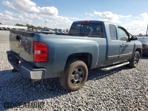 ✅ 2008 Chevrolet Silverado 1500 2LT • VIN: 2GCEC19Y881109091 • Lot: 91432145. Wystawiony na Copart z przebiegiem 138 479 mil. Bezpłatny archiwum sprzedaży aukcyjnych z USA i szczegółowy raport historii pojazdu na DreamBid. Zdjęcie 3.