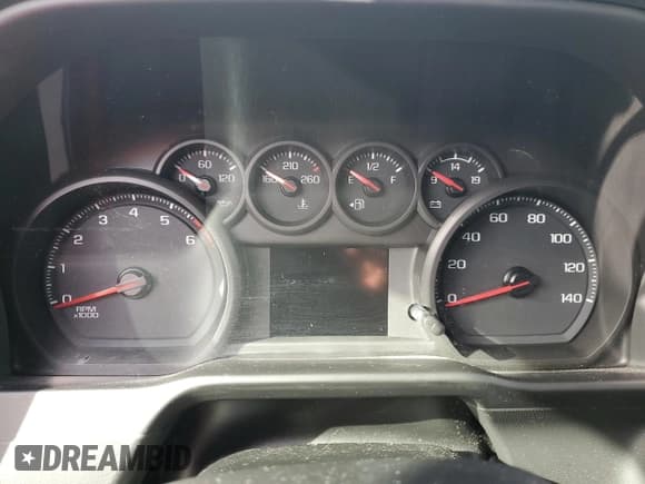 ✅ 2020 Chevrolet Silverado 1500 Custom • VIN: 1GCRWBEF9LZ194252 • Lot: 74852424. Wystawiony na Copart z przebiegiem Nie podano. Bezpłatny archiwum sprzedaży aukcyjnych z USA i szczegółowy raport historii pojazdu na DreamBid. Zdjęcie 9.