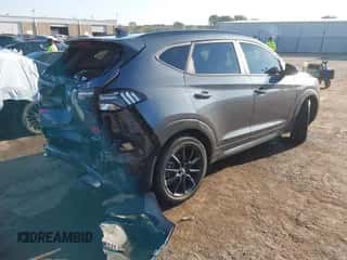 ✅ 2019 Hyundai Tucson SEL • VIN: KM8J33ALXKU981466 • Лот: 43454091. Размещён на IAAI с пробегом 55 779 миль миль. Получите бесплатный доступ к архиву аукционных продаж из США и посмотрите подробный отчёт об истории автомобиля на DreamBid. Изображение 4.