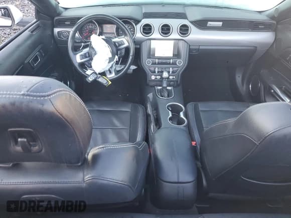 ✅ 2021 Ford Mustang EcoBoost Premium • VIN: 1FATP8UH8M5109408 • Lot: 70726355. Wystawiony na Copart z przebiegiem 105 635 mil. Bezpłatny archiwum sprzedaży aukcyjnych z USA i szczegółowy raport historii pojazdu na DreamBid. Zdjęcie 8.