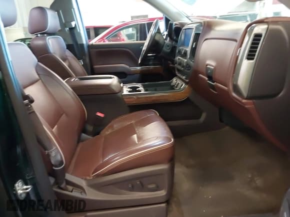 ✅ 2015 Chevrolet Silverado 1500 High Country • VIN: 3GCUKTEJ0FG257243 • Лот: 42064954. Опубликован ранее на IAAI с пробегом 130 320 миль. Бесплатный доступ к архиву аукционных продаж из США и подробный отчёт об истории автомобиля на DreamBid. Изображение 5.