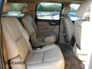 ✅ 2007 Chevrolet Suburban LTZ • VIN: 3GNFK16337G190093 • Lot: 68565854. Wystawiony na Copart z przebiegiem 173 714 mil. Bezpłatny archiwum sprzedaży aukcyjnych z USA i szczegółowy raport historii pojazdu na DreamBid. Zdjęcie 12.