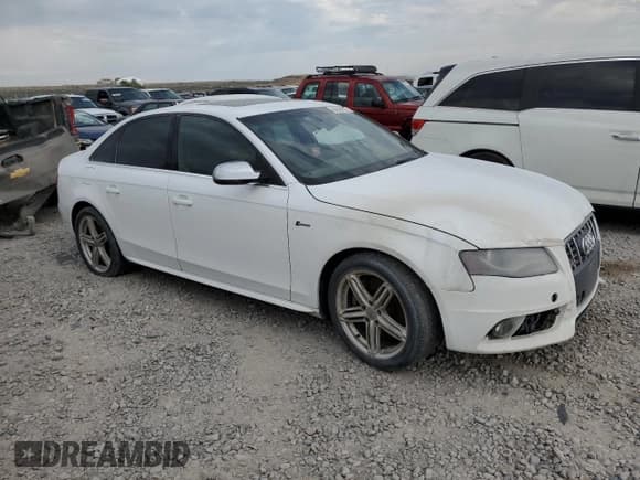 ✅ 2011 Audi S4 Premium Plus • VIN: WAUBGAFLXBA020990 • Lot: 63064195. Wystawiony na Copart z przebiegiem Nie podano. Bezpłatny archiwum sprzedaży aukcyjnych z USA i szczegółowy raport historii pojazdu na DreamBid. Zdjęcie 4.