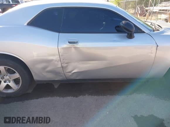 2010 Dodge Challenger SE с VIN 2B3CJ4DV5AH225066, выставлен на аукционе IAAI как лот 43504799 с пробегом 145 195 миль миль и . История ставок и продаж доступна на DreamBid. Изображение 6.