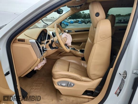 ✅ 2016 Porsche Cayenne • VIN: WP1AA2A26GKA12499 • Lot: 91556435. Listed on Copart with Not provided. Free auction sales archive from the USA and detailed vehicle history report at DreamBid. Image 7.