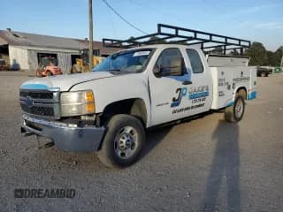 ✅ 2011 Chevrolet Silverado 2500HD Work Truck • VIN: 1GB2CVCG1BZ458784 • Lot: 41705955. Wystawiony na Copart z przebiegiem 223 664 mil. Bezpłatny archiwum sprzedaży aukcyjnych z USA i szczegółowy raport historii pojazdu na DreamBid. Zdjęcie 1.