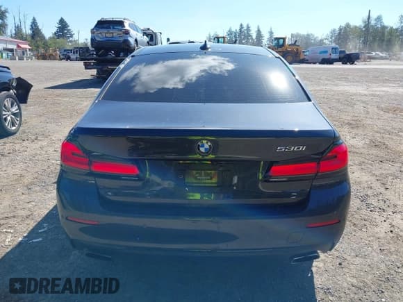 ✅ 2021 BMW 5 Series 530i • VIN: WBA53BH01MCF26218 • Lot: 42927073. Listed on IAAI with 38,048 mi. Free auction sales archive from the USA and detailed vehicle history report at DreamBid. Image 16.