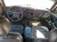 2000 Chevrolet Blazer LT z VIN 1GNDT13W0Y2320277, wystawiony jako Copart lot #55803014 z przebiegiem 168 938 mil mil oraz Szkoda całkowita • Salvage title. Historia ofert i sprzedaży dostępna na DreamBid. Obrazek 8.