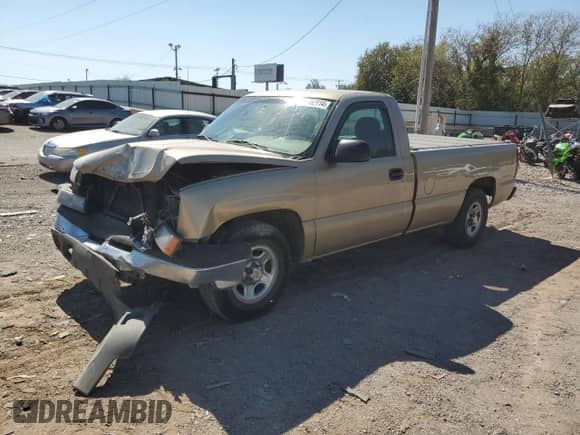 2004 Chevrolet Silverado 1500 LS z VIN 1GCEC14V54Z118877, wystawiony jako Copart lot #74352114 z przebiegiem 103 253 mil mil oraz Szkoda całkowita • Salvage title. Historia ofert i sprzedaży dostępna na DreamBid. Obrazek 1.
