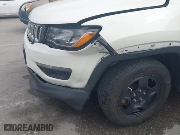 ✅ 2018 Jeep Compass Sport • VIN: 3C4NJCAB2JT193552 • Lot: 43104099. Wystawiony na IAAI z przebiegiem 102 200 mil. Bezpłatny archiwum sprzedaży aukcyjnych z USA i szczegółowy raport historii pojazdu na DreamBid. Zdjęcie 6.