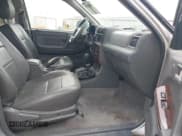 ✅ 2001 Honda Passport LX • VIN: 4S6DM58W214400568 • Lot: 43901495. Listed on IAAI with 125,005 mi. Free auction sales archive from the USA and detailed vehicle history report at DreamBid. Image 5.