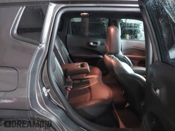 2021 Jeep Compass 80th Anniversary z VIN 3C4NJCEB6MT577171, wystawiony jako IAAI lot #42189493 z przebiegiem 42 531 mil mil oraz . Historia ofert i sprzedaży dostępna na DreamBid. Obrazek 8.