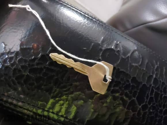 2008 Dodge Dakota SXT z VIN 1D7HW38K18S528662, wystawiony jako IAAI lot #42315787 z przebiegiem 258 549 mil mil oraz . Historia ofert i sprzedaży dostępna na DreamBid. Obrazek 11.