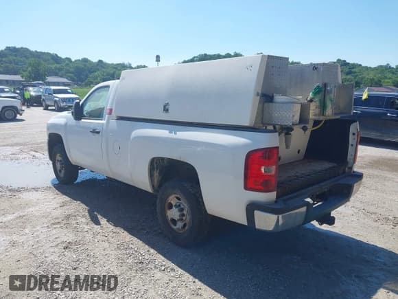 ✅ 2007 Chevrolet Silverado 2500HD 1LT • VIN: 1GCHC24K07E563631 • Лот: 42311405. Опубликован ранее на IAAI с пробегом 196 888 миль. Бесплатный доступ к архиву аукционных продаж из США и подробный отчёт об истории автомобиля на DreamBid. Изображение 3.