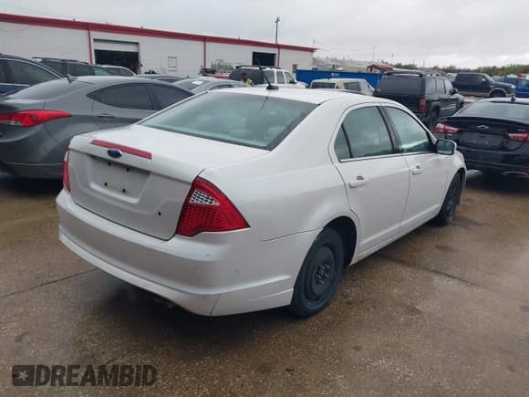 ✅ 2010 Ford Fusion SE • VIN: 3FAHP0HA3AR145830 • Lot: 43531180. Listed on IAAI with 258,604 mi. Free auction sales archive from the USA and detailed vehicle history report at DreamBid. Image 4.