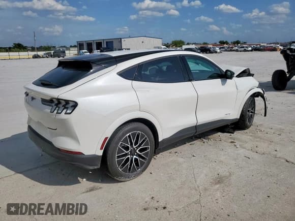 ✅ 2025 Ford Mustang Mach-E Premium • VIN: 3FMTK3R48SMA29661 • Lot: 71048405. Listed on Copart with 1,539 mi. Free auction sales archive from the USA and detailed vehicle history report at DreamBid. Image 3.