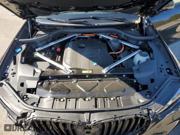 ✅ 2025 BMW X5 xDrive50e • VIN: 5UX43EU01S9Z09118 • Lot: 86332265. Listed on Copart with Not provided. Free auction sales archive from the USA and detailed vehicle history report at DreamBid. Image 12.