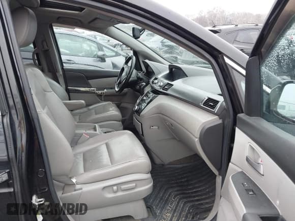 ✅ 2013 Honda Odyssey EX-L • VIN: 5FNRL5H67DB074432 • Lot: 43764361. Wystawiony na IAAI z przebiegiem 233 852 mil. Bezpłatny archiwum sprzedaży aukcyjnych z USA i szczegółowy raport historii pojazdu na DreamBid. Zdjęcie 5.