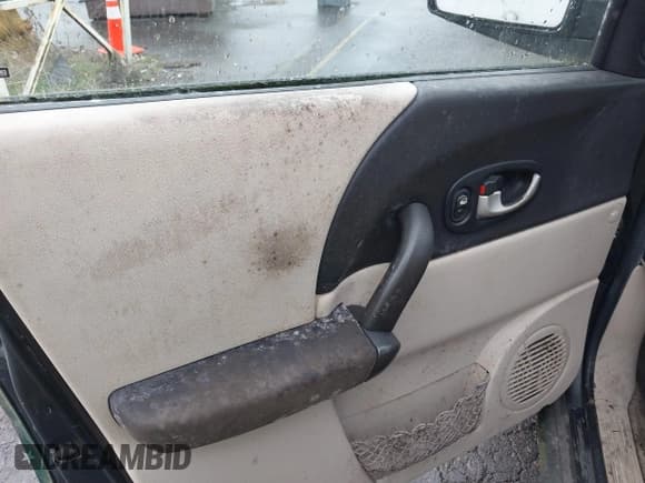 ✅ 2004 Saturn VUE V6 • VIN: 5GZCZ53404S811062 • Lot: 41829695. Wystawiony na IAAI z przebiegiem Nie podano. Bezpłatny archiwum sprzedaży aukcyjnych z USA i szczegółowy raport historii pojazdu na DreamBid. Zdjęcie 13.