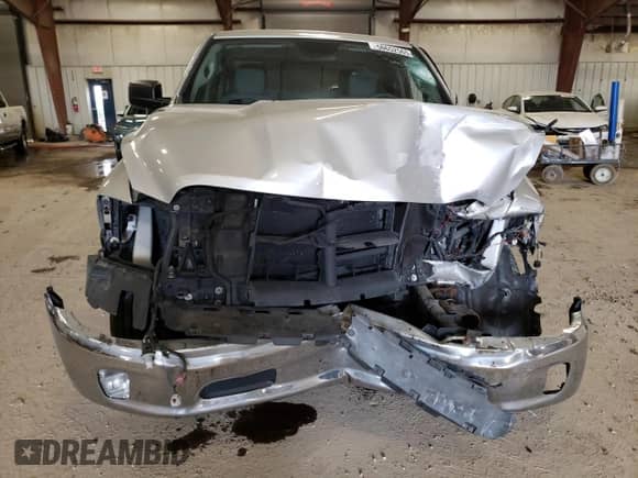 2018 Ram 1500 SLT z VIN 1C6RR7GT0JS144408, wystawiony jako Copart lot #50652565 z przebiegiem Nie podano mil oraz Czysty tytuł • Clean title. Historia ofert i sprzedaży dostępna na DreamBid. Obrazek 5.