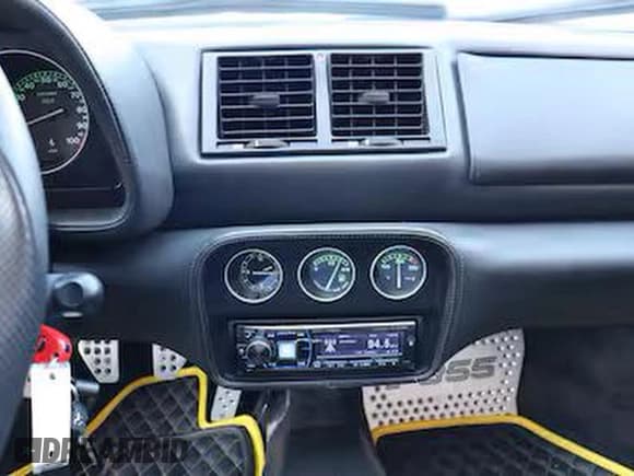 ✅ 1997 Ferrari F355 • VIN: ZFFXR48A6V0106521 • Лот: 92210005. Опубликован ранее на Copart с пробегом 40 802 миль. Бесплатный доступ к архиву аукционных продаж из США и подробный отчёт об истории автомобиля на DreamBid. Изображение 14.