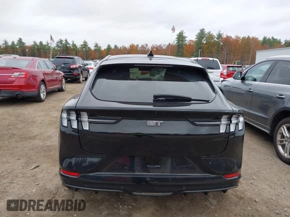 ✅ 2022 Ford Mustang Mach-E GT • VIN: 3FMTK4SE5NMA39755 • Lot: 43475619. Wystawiony na IAAI z przebiegiem 40 500 mil. Bezpłatny archiwum sprzedaży aukcyjnych z USA i szczegółowy raport historii pojazdu na DreamBid. Zdjęcie 16.