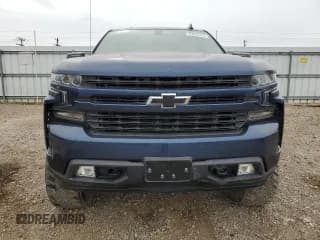 ✅ 2020 Chevrolet Silverado 1500 RST • VIN: 3GCUYEED9LG140633 • Lot: 82032463. Wystawiony na Copart z przebiegiem 53 633 mil. Bezpłatny archiwum sprzedaży aukcyjnych z USA i szczegółowy raport historii pojazdu na DreamBid. Zdjęcie 5.