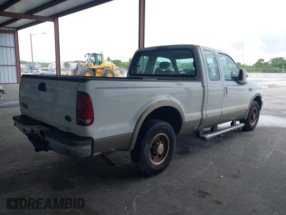 ✅ 2004 Ford F-250 XL • VIN: 1FTNX20L84EB98035 • Лот: 42147102. Опубликован ранее на IAAI с пробегом 184 136 миль. Бесплатный доступ к архиву аукционных продаж из США и подробный отчёт об истории автомобиля на DreamBid. Изображение 4.