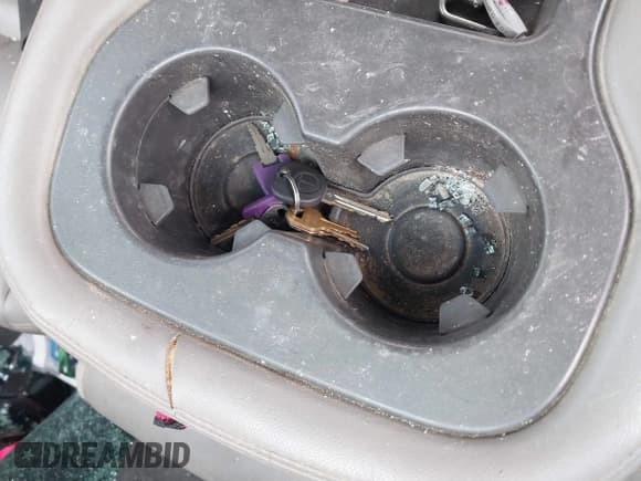 ✅ 2009 Chevrolet Silverado 2500HD • VIN: 1GBHC49KX9E123802 • Lot: 40613505. Wystawiony na IAAI z przebiegiem 159 401 mil. Bezpłatny archiwum sprzedaży aukcyjnych z USA i szczegółowy raport historii pojazdu na DreamBid. Zdjęcie 11.