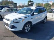 ✅ 2015 Ford Escape SE • VIN: 1FMCU9GX4FUB13374 • Lot: 43629185. Wystawiony na IAAI z przebiegiem 85 409 mil. Bezpłatny archiwum sprzedaży aukcyjnych z USA i szczegółowy raport historii pojazdu na DreamBid. Zdjęcie 2.