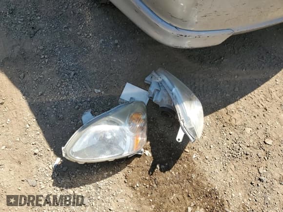 ✅ 2003 Toyota ECHO • VIN: JTDBT123835040248 • Lot: 69591424. Wystawiony na Copart z przebiegiem 126 177 mil. Bezpłatny archiwum sprzedaży aukcyjnych z USA i szczegółowy raport historii pojazdu na DreamBid. Zdjęcie 12.