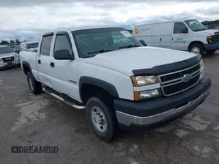 ✅ 2006 Chevrolet Silverado 2500HD LT2 • VIN: 1GCHC23U96F175485 • Lot: 42532864. Wystawiony na IAAI z przebiegiem 296 332 mil. Bezpłatny archiwum sprzedaży aukcyjnych z USA i szczegółowy raport historii pojazdu na DreamBid. Zdjęcie 1.