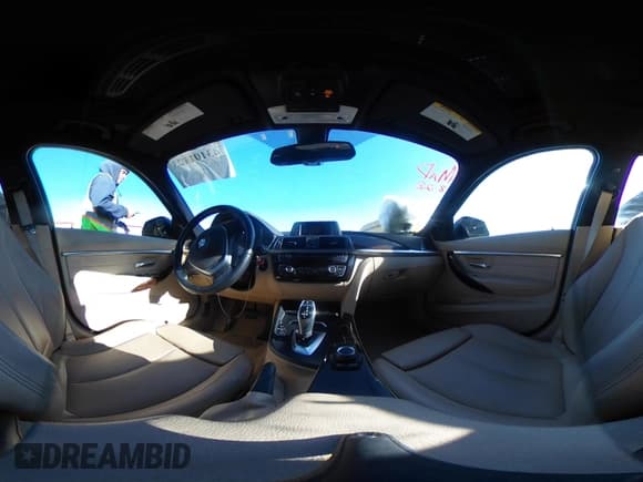 ✅ 2016 BMW 3 Series 328i • VIN: WBA8E9C54GK646542 • Lot: 43101123. Wystawiony na IAAI z przebiegiem 87 268 mil. Bezpłatny archiwum sprzedaży aukcyjnych z USA i szczegółowy raport historii pojazdu na DreamBid. Zdjęcie 19.