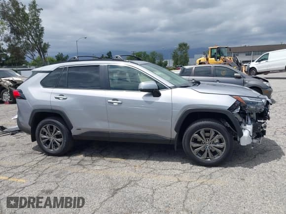 ✅ 2025 Toyota RAV4 Hybrid XLE Premium • VIN: JTMB6RFV5SD157761 • Lot: 42261188. Listed on IAAI with 3,586 mi. Free auction sales archive from the USA and detailed vehicle history report at DreamBid. Image 14.