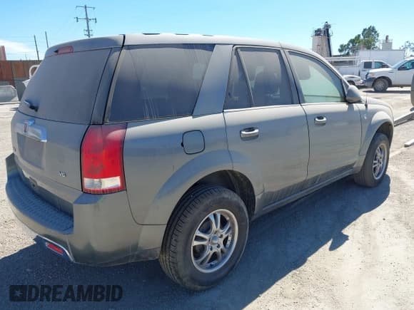 ✅ 2006 Saturn VUE • VIN: 5GZCZ53406S883818 • Lot: 42737050. Wystawiony na IAAI z przebiegiem 238 886 mil. Bezpłatny archiwum sprzedaży aukcyjnych z USA i szczegółowy raport historii pojazdu na DreamBid. Zdjęcie 4.