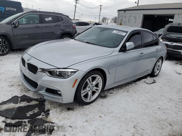 ✅ 2018 BMW 3 Series 330e • VIN: WBA8E1C57JA180183 • Лот: 88513245. Опубликован ранее на Copart с пробегом 33 632 миль. Бесплатный доступ к архиву аукционных продаж из США и подробный отчёт об истории автомобиля на DreamBid. Изображение 1.