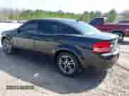 2010 Dodge Avenger SXT z VIN 1B3CC4FD0AN180494, wystawiony jako IAAI lot #41805186 z przebiegiem 185 783 mil mil oraz . Historia ofert i sprzedaży dostępna na DreamBid. Obrazek 3.