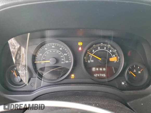 ✅ 2015 Jeep Patriot Latitude • VIN: 1C4NJRFB5FD218145 • Lot: 95516615. Listed on Copart with 124,745 mi. Free auction sales archive from the USA and detailed vehicle history report at DreamBid. Image 9.