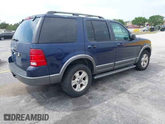 ✅ 2003 Ford Explorer XLT • VIN: 1FMZU63KX3UC09640 • Lot: 41886833. Wystawiony na IAAI z przebiegiem 119 878 mil. Bezpłatny archiwum sprzedaży aukcyjnych z USA i szczegółowy raport historii pojazdu na DreamBid. Zdjęcie 4.