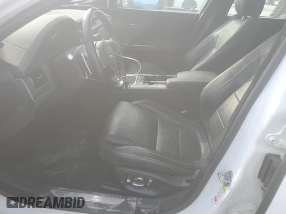 ✅ 2018 Jaguar XF S • VIN: SAJBM2FV2JCY68272 • Лот: 86538985. Опубликован ранее на Copart с пробегом 127 794 миль. Бесплатный доступ к архиву аукционных продаж из США и подробный отчёт об истории автомобиля на DreamBid. Изображение 7.