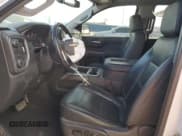 ✅ 2020 Chevrolet Silverado 1500 LTZ • VIN: 3GCUYGELXLG275011 • Lot: 49483245. Wystawiony na Copart z przebiegiem 76 405 mil. Bezpłatny archiwum sprzedaży aukcyjnych z USA i szczegółowy raport historii pojazdu na DreamBid. Zdjęcie 7.