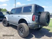✅ 2024 Ford Bronco Outer Banks • VIN: 1FMDE8BH5RLB49306 • Lot: 43096340. Wystawiony na IAAI z przebiegiem 2 301 mil. Bezpłatny archiwum sprzedaży aukcyjnych z USA i szczegółowy raport historii pojazdu na DreamBid. Zdjęcie 3.