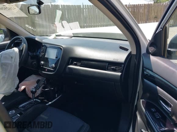 ✅ 2020 Mitsubishi Outlander ES • VIN: JA4AZ3A38LZ046271 • Лот: 42829205. Опубликован ранее на IAAI с пробегом 86 082 миль. Бесплатный доступ к архиву аукционных продаж из США и подробный отчёт об истории автомобиля на DreamBid. Изображение 5.