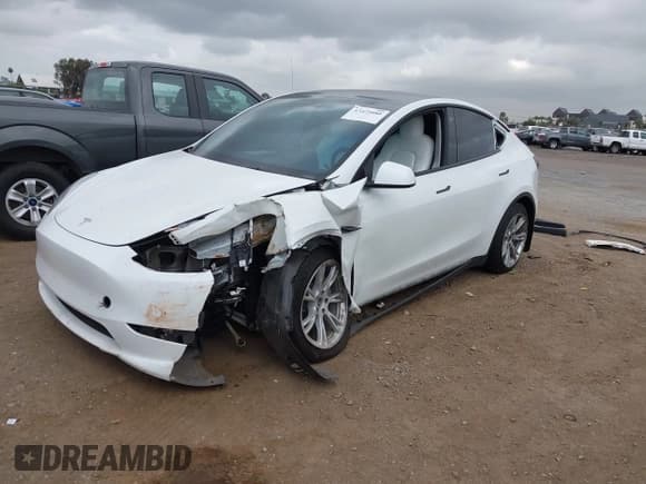 ✅ 2023 Tesla Model Y Long Range • VIN: 7SAYGDEEXPF607886 • Лот: 43425080. Опубликован ранее на IAAI с пробегом 42 300 миль. Бесплатный доступ к архиву аукционных продаж из США и подробный отчёт об истории автомобиля на DreamBid. Изображение 20.