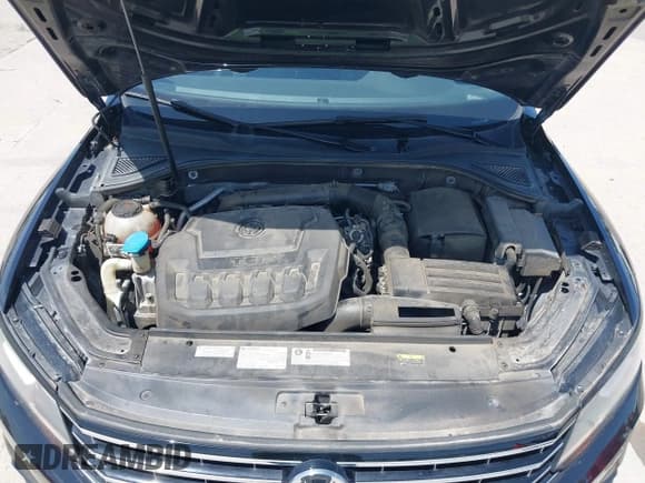 ✅ 2018 Volkswagen Passat SE • VIN: 1VWBA7A34JC016383 • Lot: 42714135. Listed on IAAI with 53,339 mi. Free auction sales archive from the USA and detailed vehicle history report at DreamBid. Image 10.