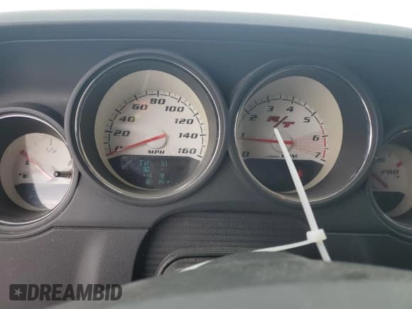 ✅ 2010 Dodge Challenger R/T Classic • VIN: 2B3CJ5DTXAH111021 • Lot: 78530134. Wystawiony na Copart z przebiegiem 68 045 mil. Bezpłatny archiwum sprzedaży aukcyjnych z USA i szczegółowy raport historii pojazdu na DreamBid. Zdjęcie 9.