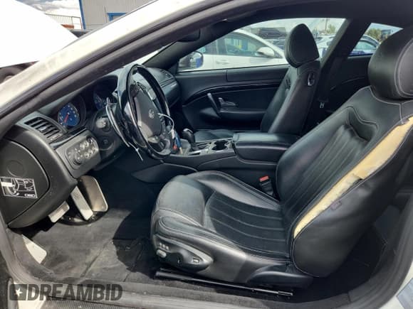 ✅ 2010 Maserati GranTurismo S Auto • VIN: ZAM45KLA4A0051291 • Lot: 86516175. Wystawiony na Copart z przebiegiem 71 370 mil. Bezpłatny archiwum sprzedaży aukcyjnych z USA i szczegółowy raport historii pojazdu na DreamBid. Zdjęcie 7.