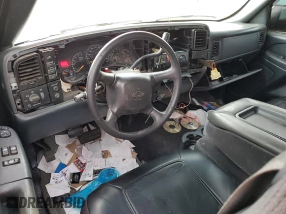 ✅ 2002 Chevrolet Silverado 2500HD LS • VIN: 1GCHK29U52E251326 • Лот: 64773915. Опубликован ранее на Copart с пробегом Не указан. Бесплатный доступ к архиву аукционных продаж из США и подробный отчёт об истории автомобиля на DreamBid. Изображение 8.