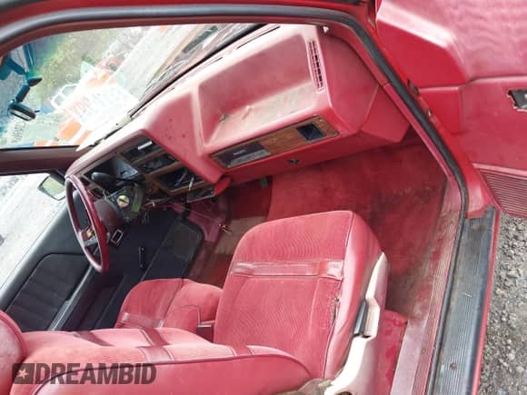 1991 Dodge Dakota z VIN 1B7GL23Y9M5234988, wystawiony jako IAAI lot #42243960 z przebiegiem 247 616 mil mil oraz . Historia ofert i sprzedaży dostępna na DreamBid. Obrazek 5.